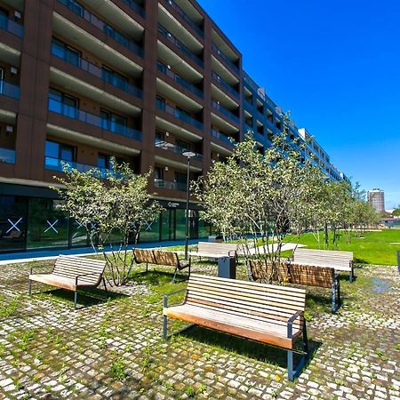 Luxury, Bright Studio With Parking And Balcony In Bratislava Center Luaran gambar